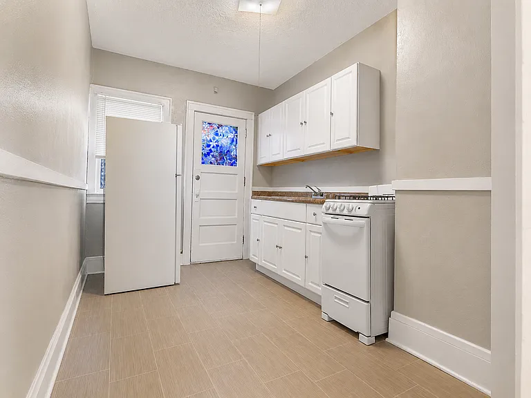 16812 Madison Ave #9 — Photo 10