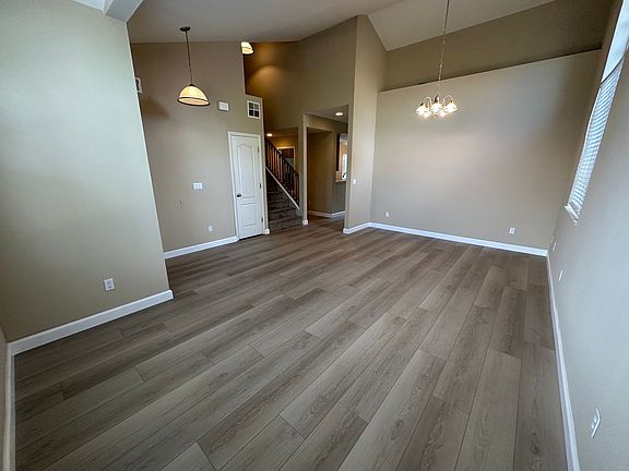 3rd image of 1614 Mount Silliman Way