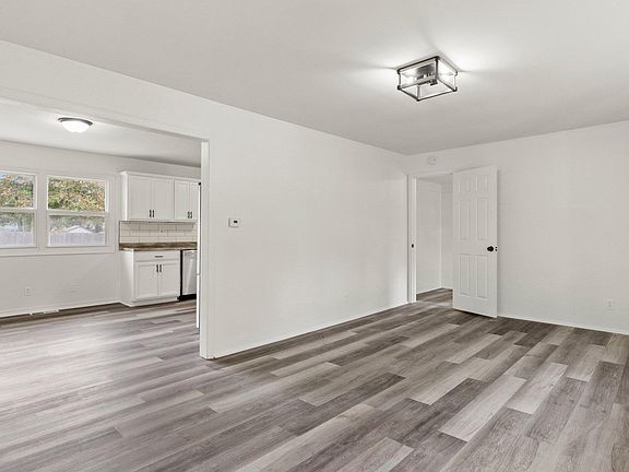 4th image of 120 Maxine Dr