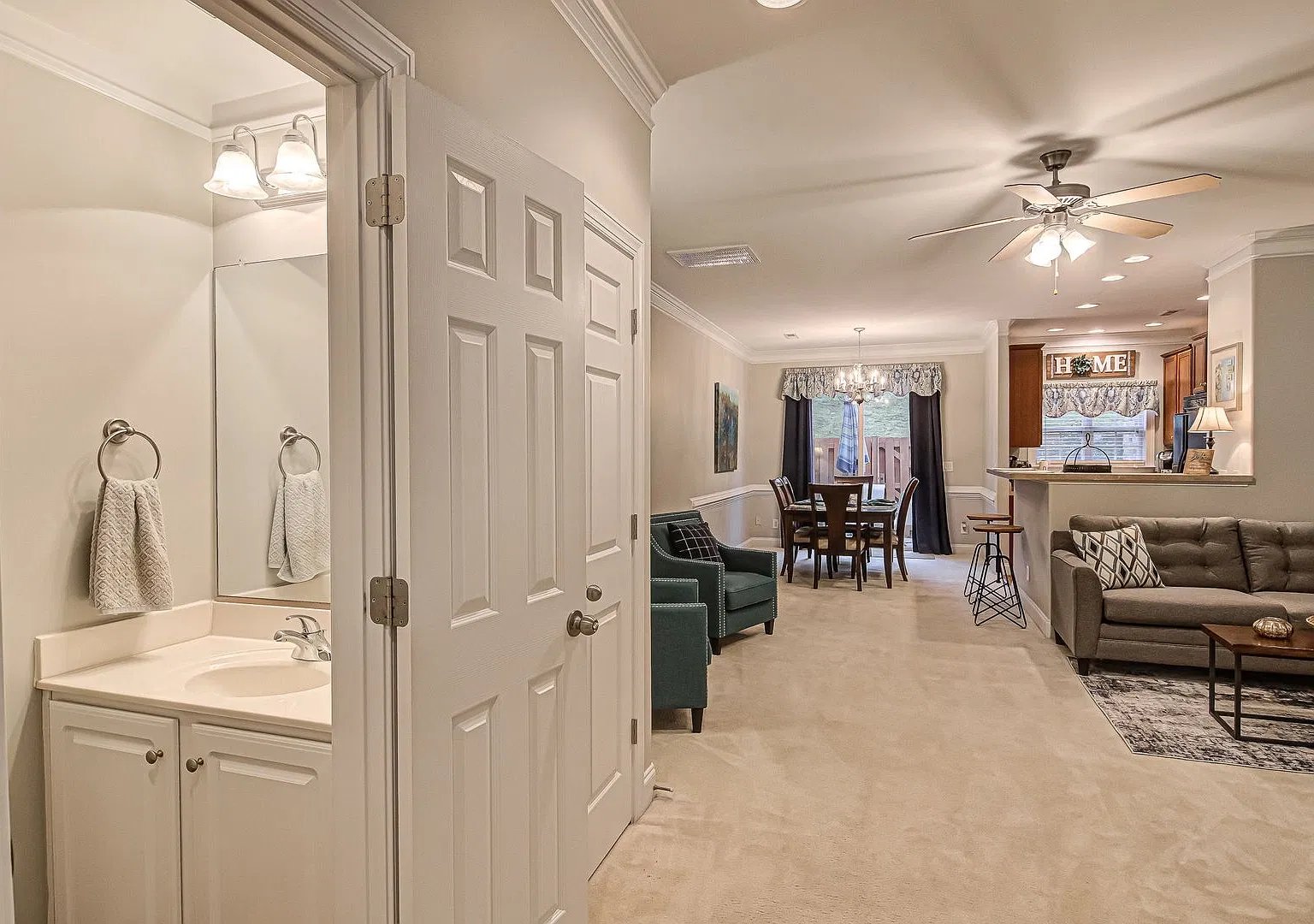 Fully Furnished 3BR Townhome with Utilities Included — Photo 4