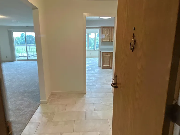 Chelsea Condos — Photo 2
