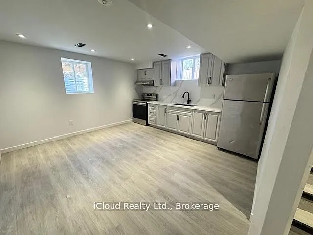 Photo 2 of 13 - 28 Tianalee Cres #BASEMENT - Brampton, ON Building Photo - 28 Tianalee Cres #BASEMENT