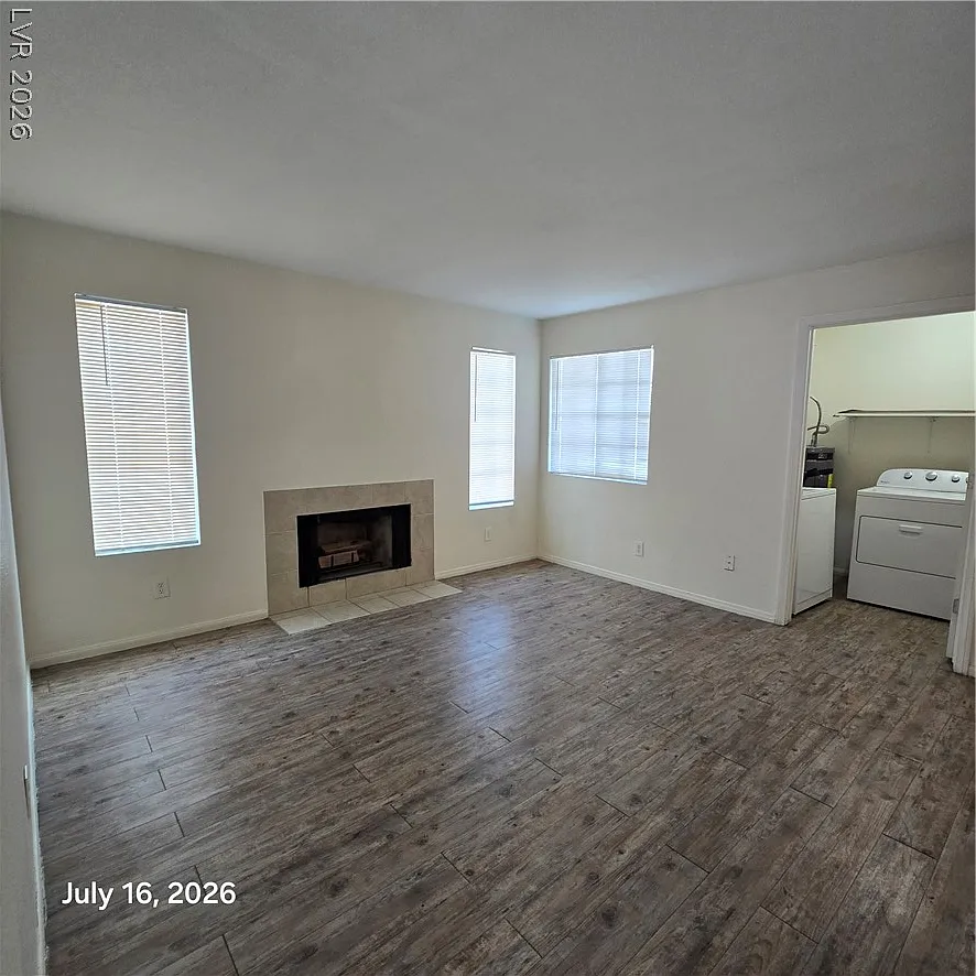 2 bed, 1.0 bath, 3212 sqft, $950 — Photo 4