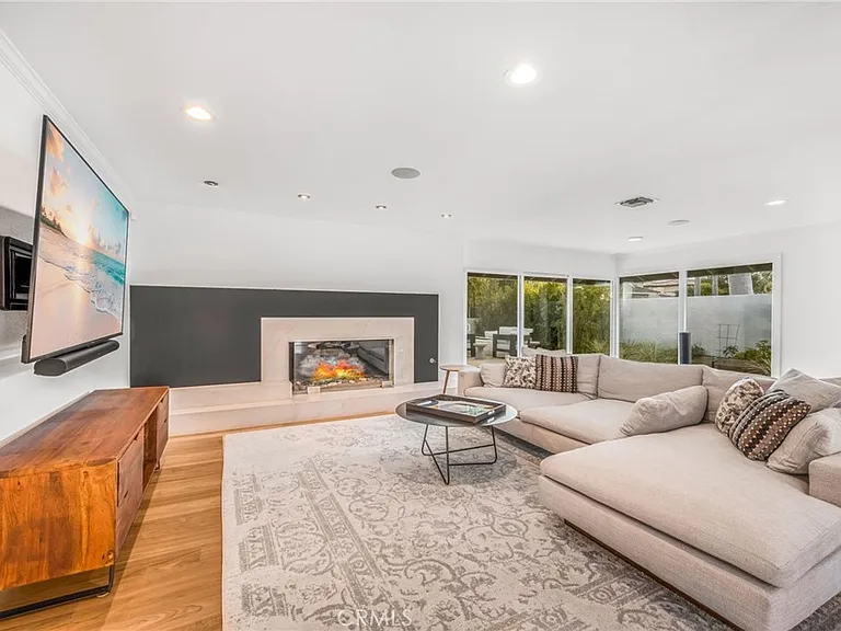 1800 Glenwood Ln — Photo 3