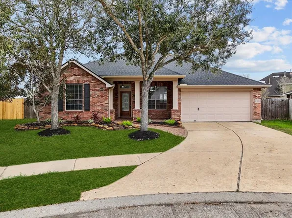2120 Red Timber Ct, League City, TX 77573