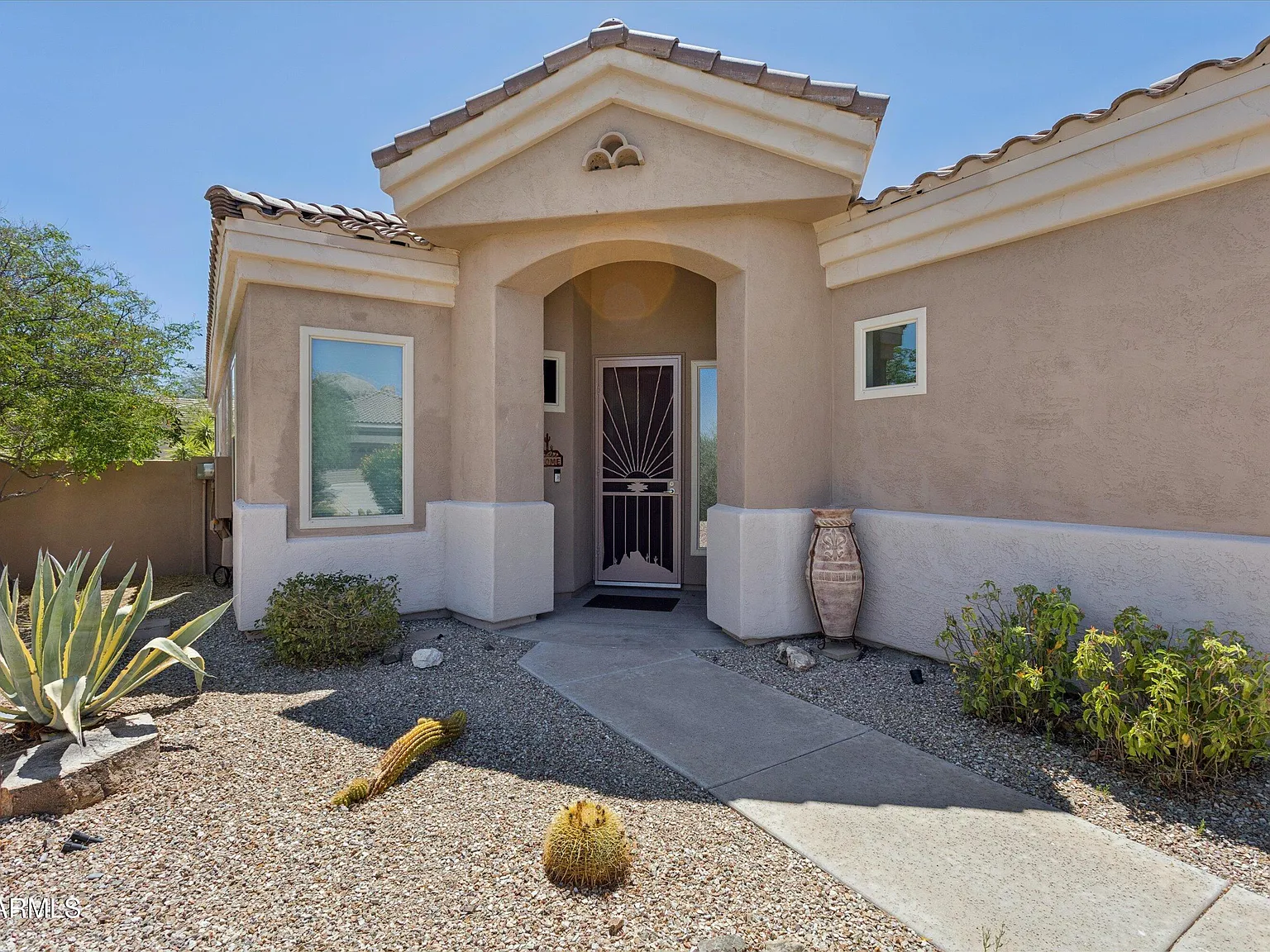 3 bed, 3.0 bath, 1975 sqft, $4,850 — Photo 4