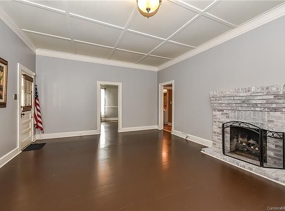 5th image of 218 S East Ave