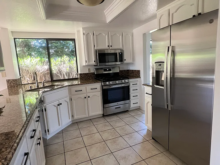 2200 Forsythia Way — Photo 7