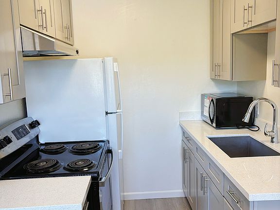 3rd image of 1219 T St APT 4
