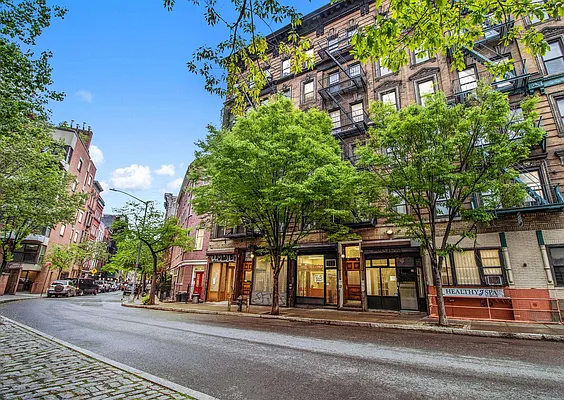 Rented by Bold New York | media 12