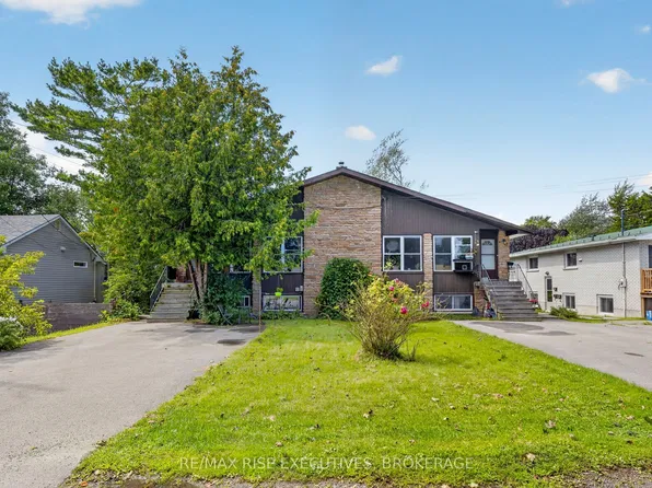33 Montgomery Blvd, Kingston, ON K7M 3N7