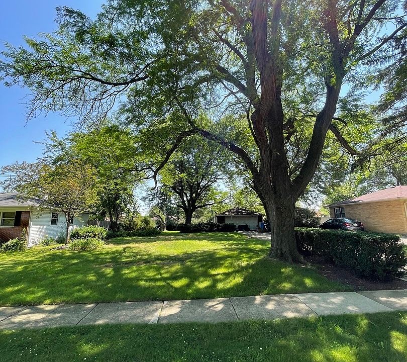 1st image of 1203 S Robert Dr