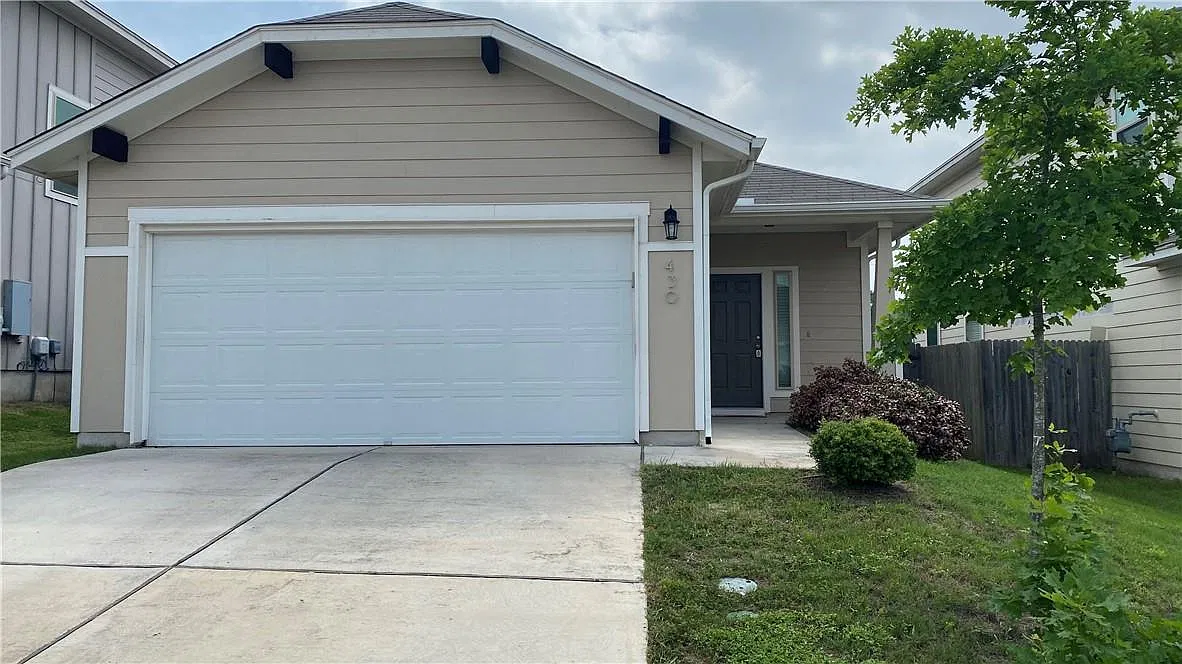 3 bed, 2.0 bath, 1312 sqft, $1,700 — Photo 1