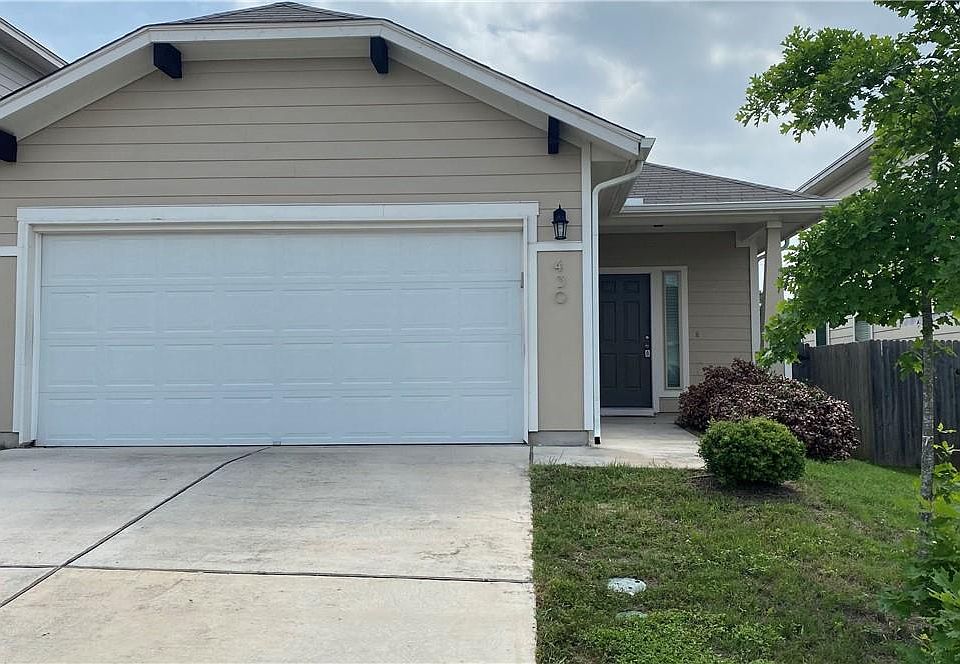 1st image of 430 Twisted Oaks Ln