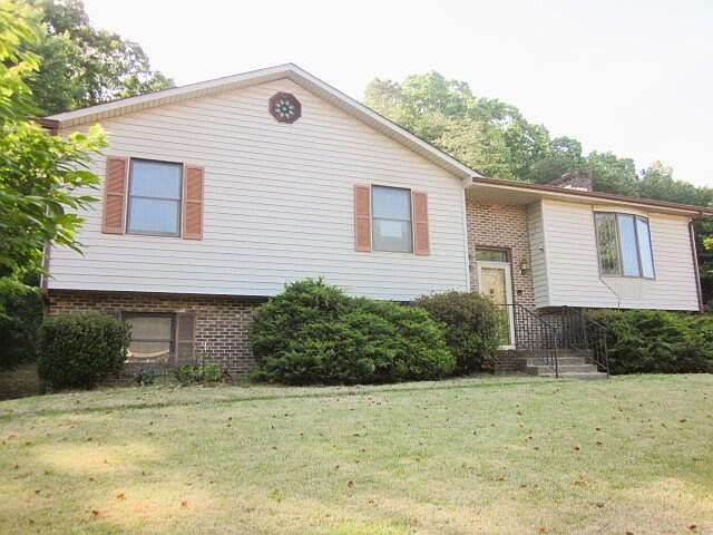 1st image of 163 Fox Chase Dr