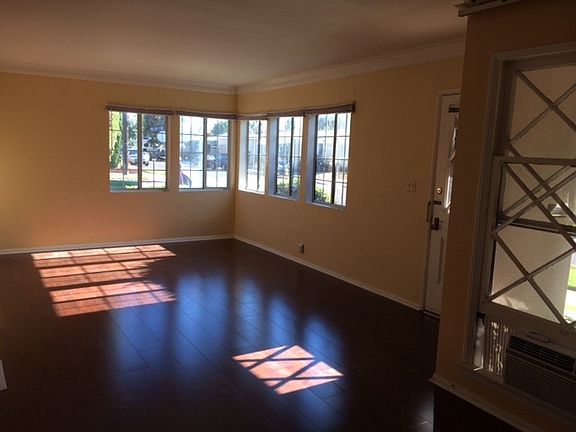 3rd image of 2970 Kelton Ave