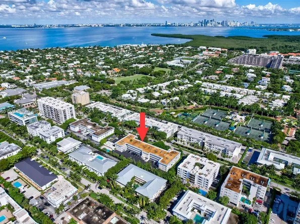 240 Galen Dr APT 207, Key Biscayne, FL 33149