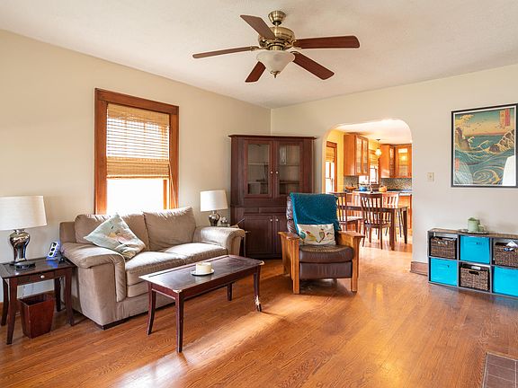 5th image of 2119 Woodbine Ave
