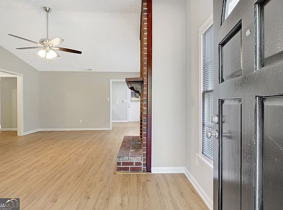 4th image of 125 Belle Dr