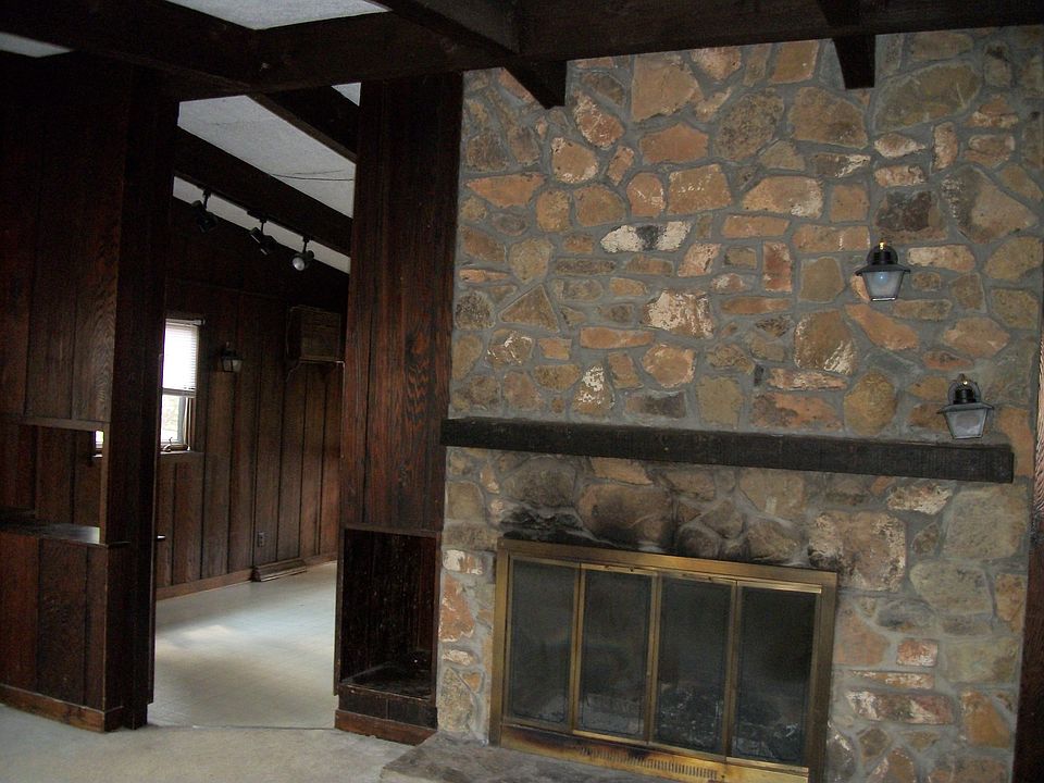 2nd image of 206 Canterbury Rd