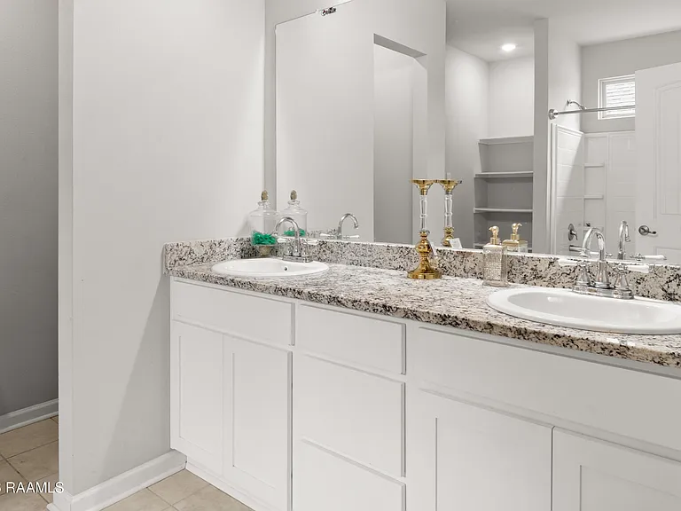 203 S Lakepointe Dr — Photo 12