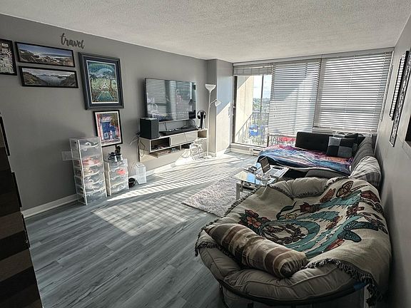 2nd image of 2740 N Pine Grove Ave APT 14B