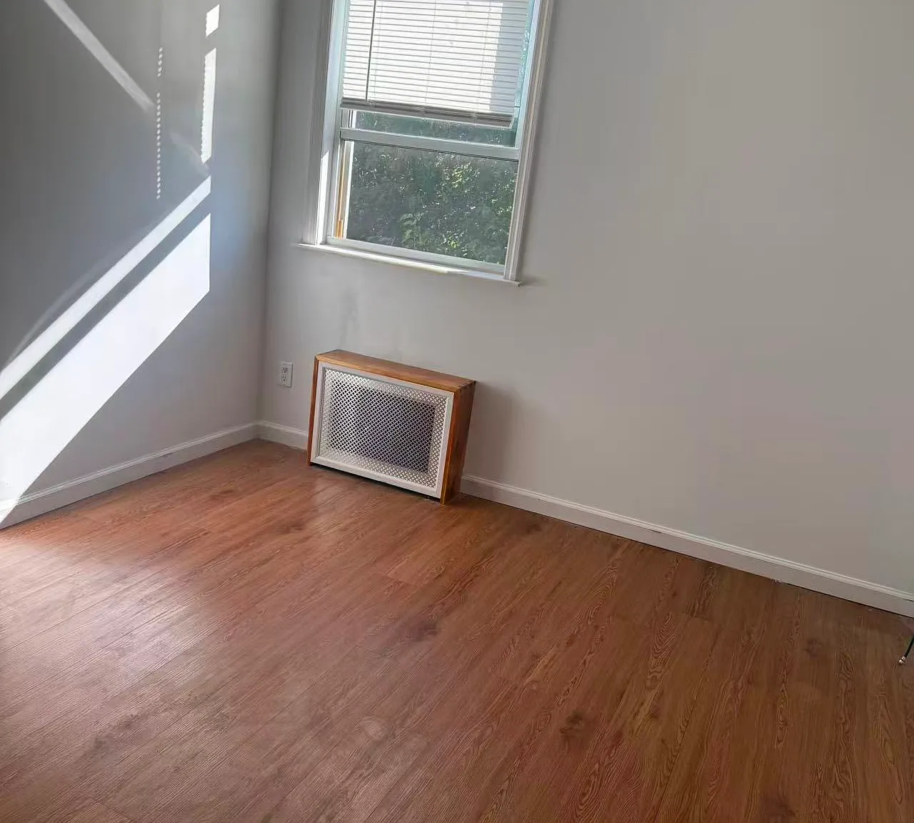 2 bed, 900 sqft, $1,300 — Photo 2