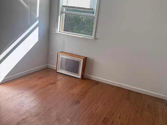2nd image of 1034 Fanshawe St Floor 2