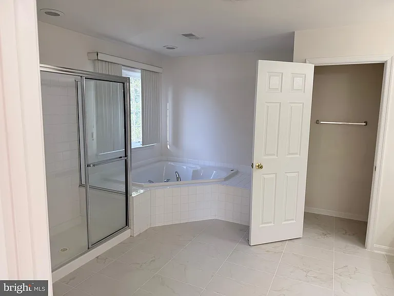 5970 Spout Spring Ct — Photo 12