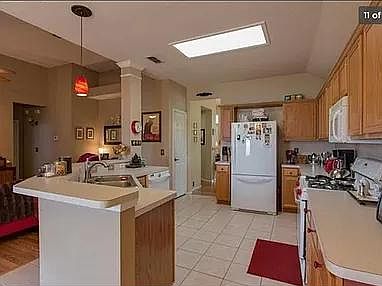 3rd image of 323 Bluewood Ln