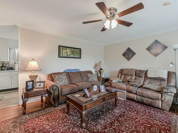 5th image of 1029 Francis Ave