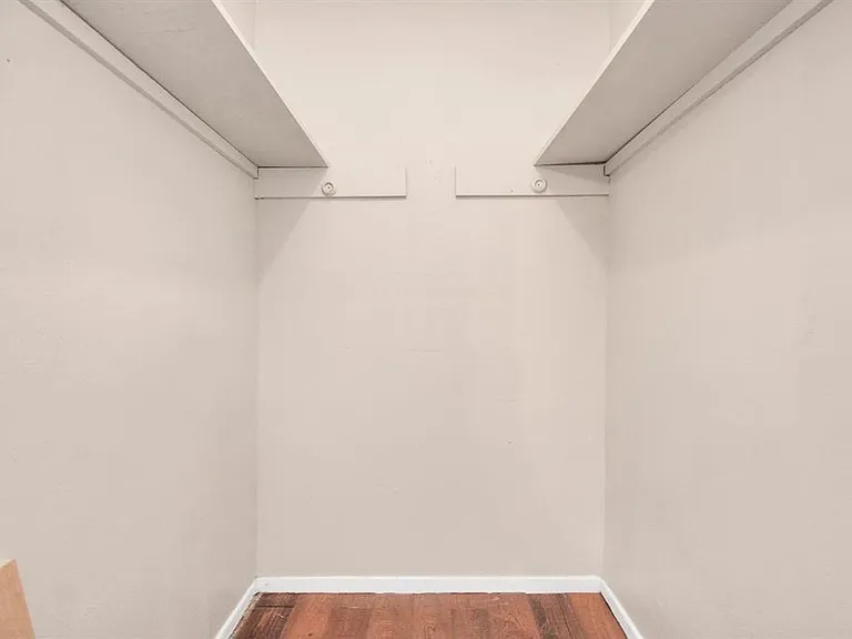 4803 Beechaven St — Photo 17