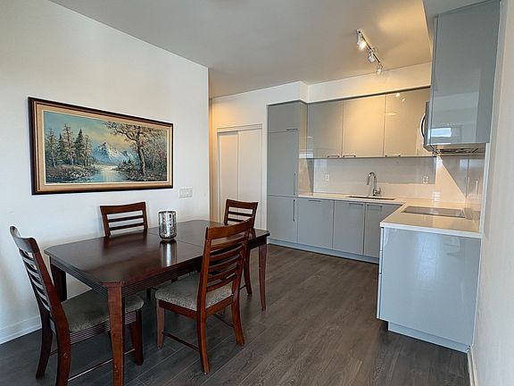 5th image of 1 Grandview Blvd #1002