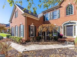 25691 Donerails Chase Dr, Chantilly, VA 20152