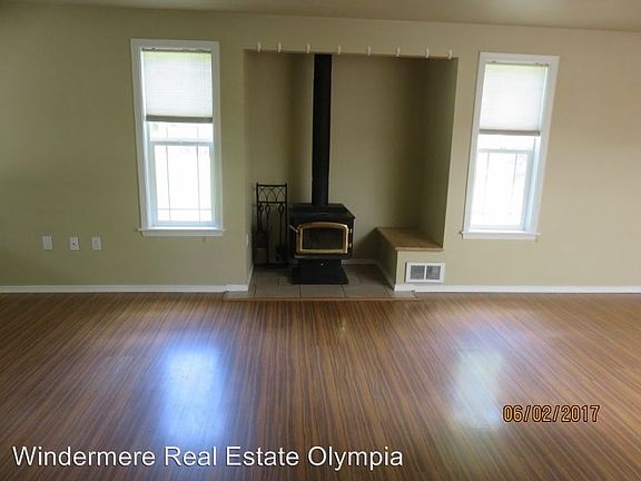 3rd image of 1604 Susan Ct SE #2
