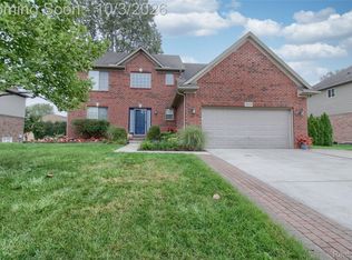 30393 Bradbury Dr, Flat Rock, MI 48134