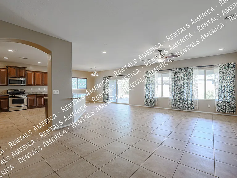 2954 E Coconino Dr — Photo 13