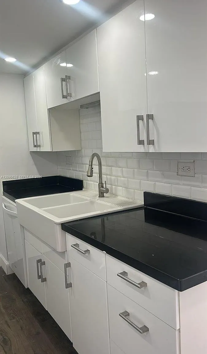 Caribbean Towers Condo — Photo 4