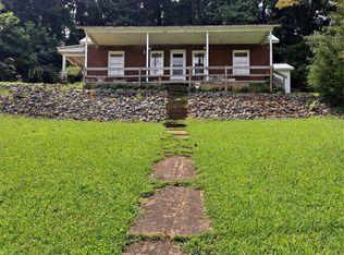 902 Connelly Springs Rd, Lenoir, NC 28645