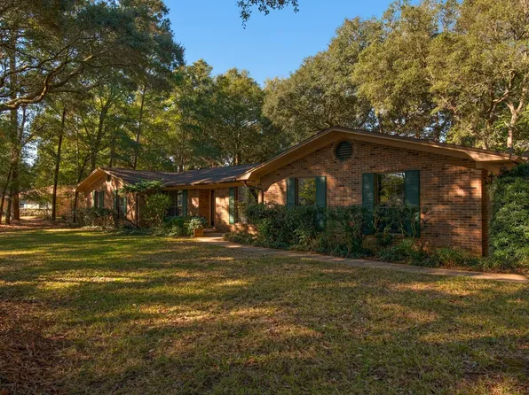 1105 Forest Rd, Niceville, FL 32578