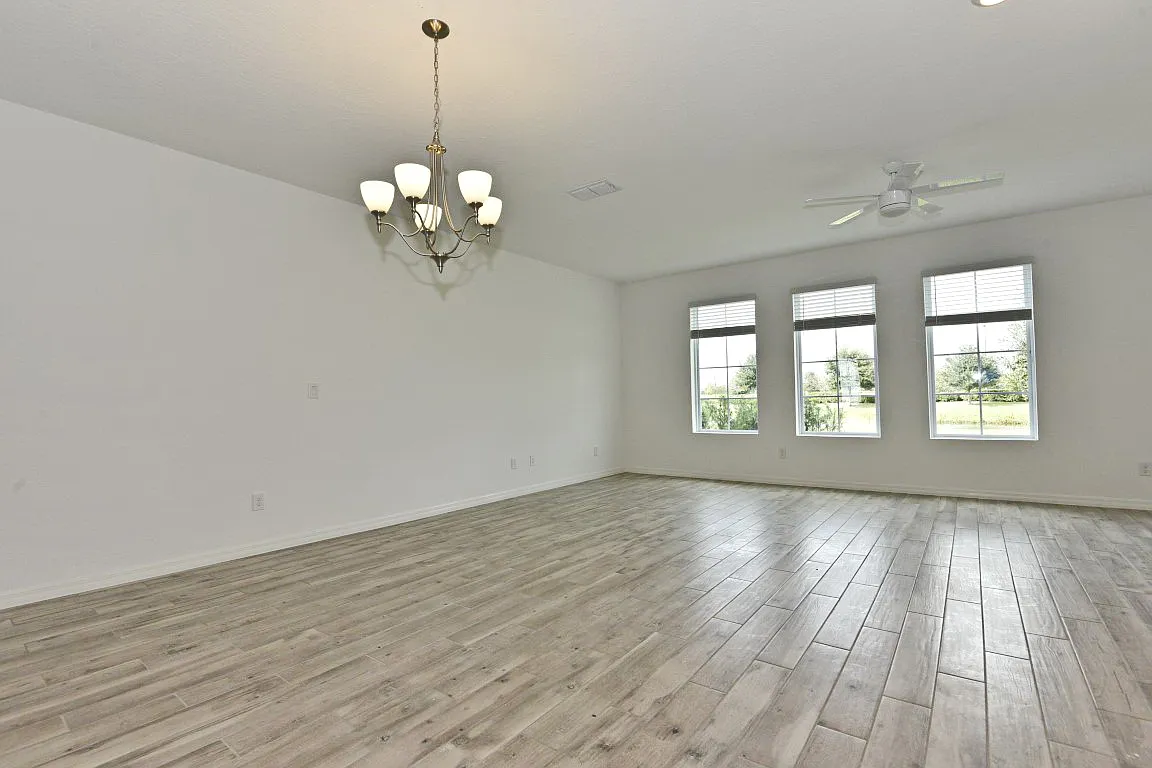 3 bed, 2161 sqft, $2,700 — Photo 4