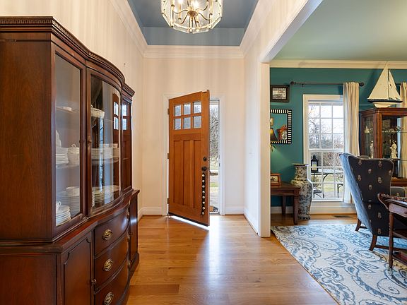 4th image of 1067 Roys Private Way