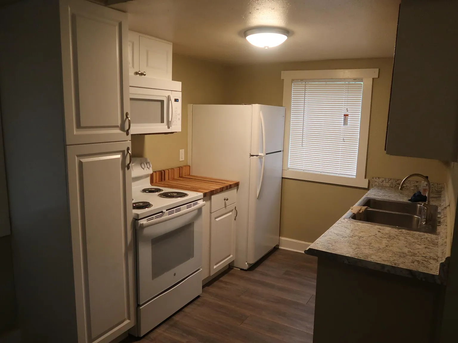 1 bed, 850 sqft, $1,375 — Photo 2