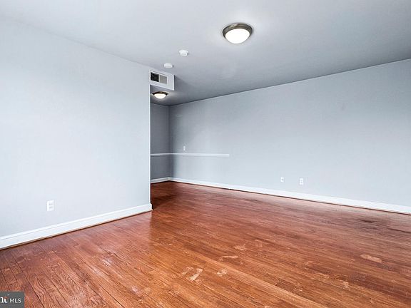 5th image of 4408 1st Pl NE APT 21