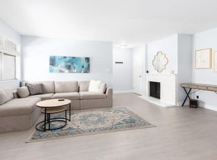 17562 Vandenberg Ln APT 8, Tustin, CA 92780