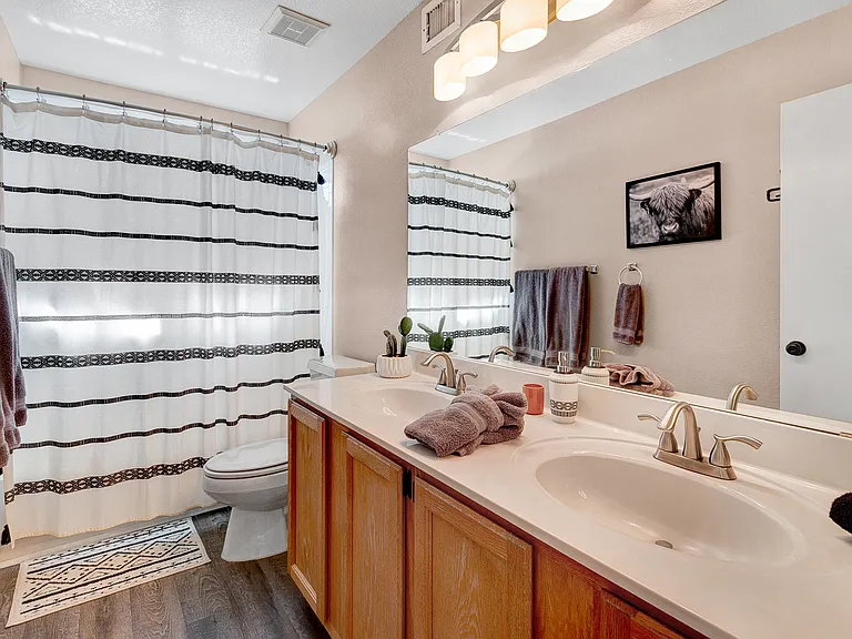 7801 W Crocus Dr — Photo 23