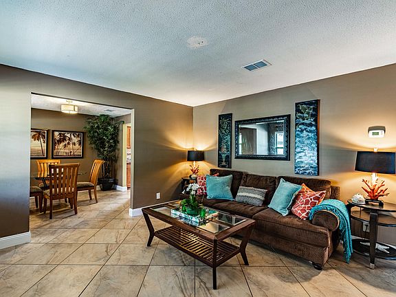 4th image of 10766 LUANA Drive N