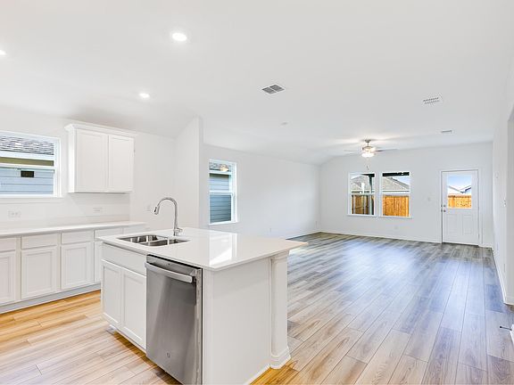 4th image of 2148 Tule Way