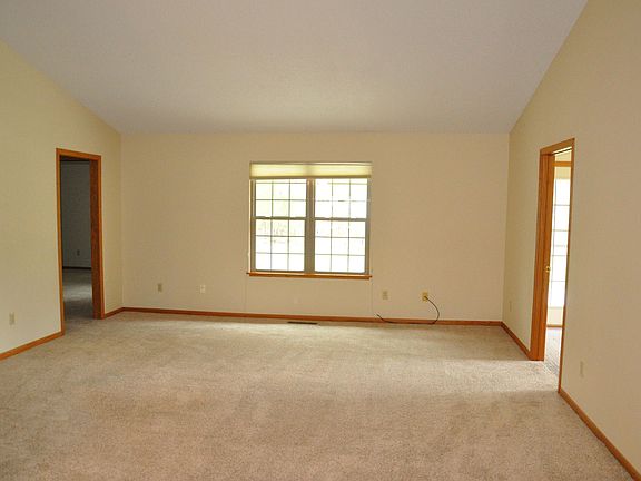 2nd image of 1326 Trail Ridge Cir