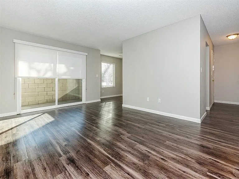 La Veta Grand Apartments — Photo 23